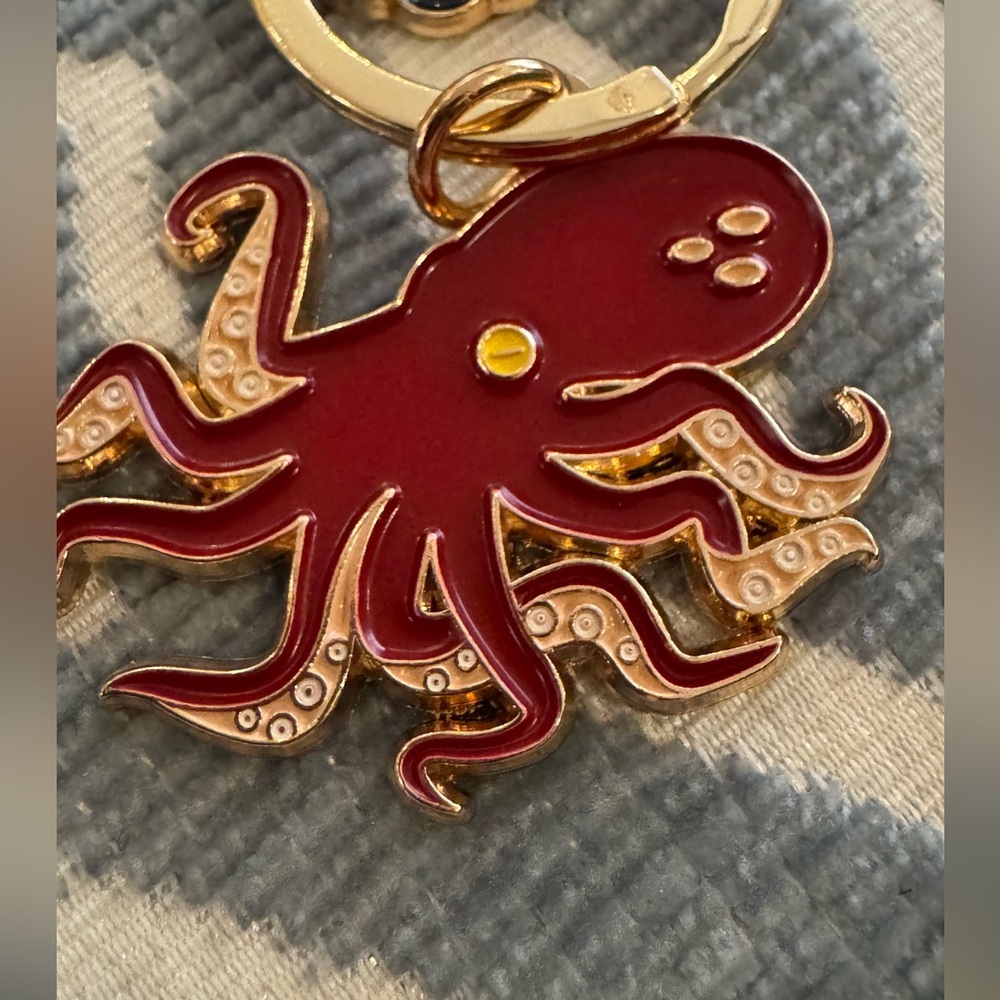 Red Octopus Keychain - Picture 2 of 3